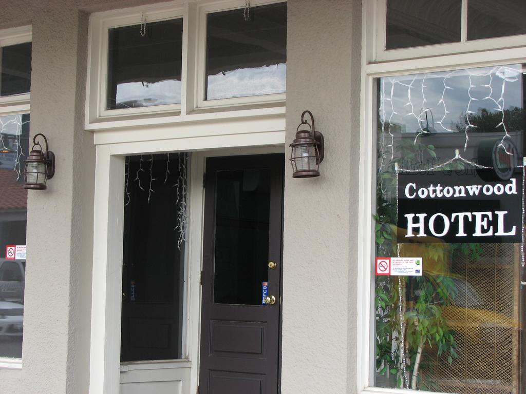 Cottonwood Hotel Экстерьер фото
