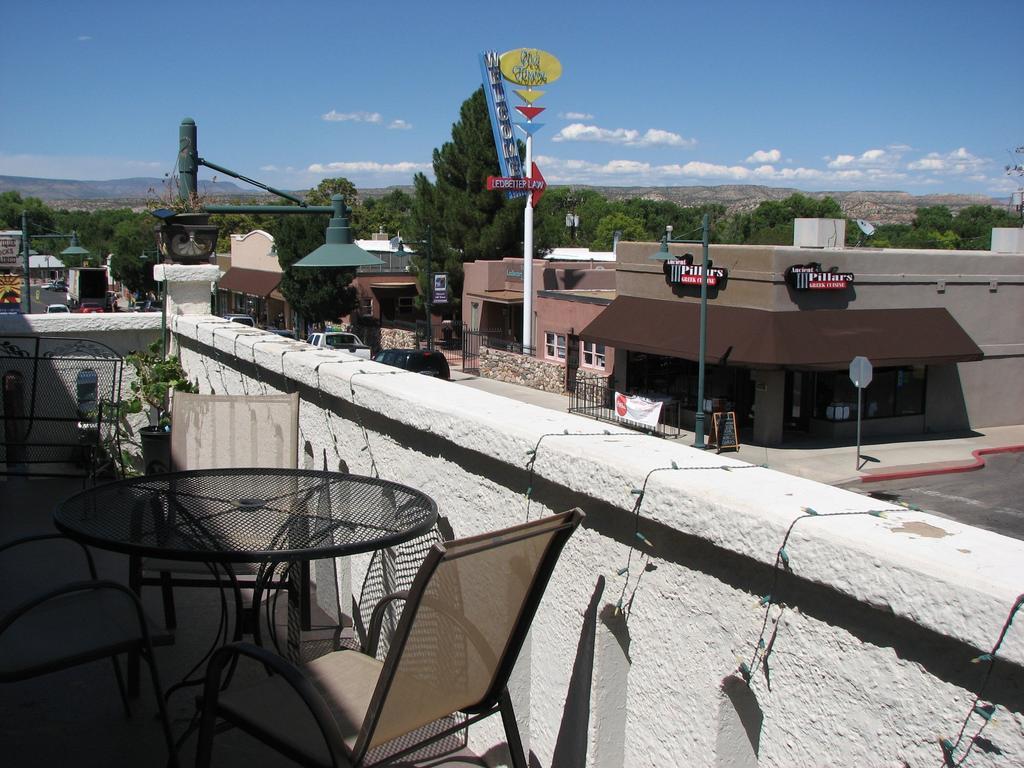 Cottonwood Hotel Экстерьер фото